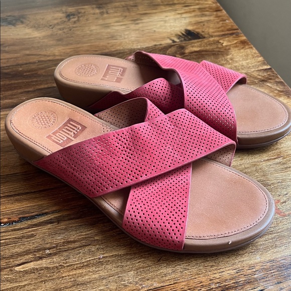 FitFlop Red Crisscross Perforated Leather Slide Sandals Sz 7 - Picture 2 of 10